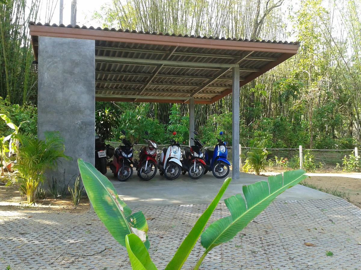 Nananuira Apartment And Room Khao Lak Exterior photo