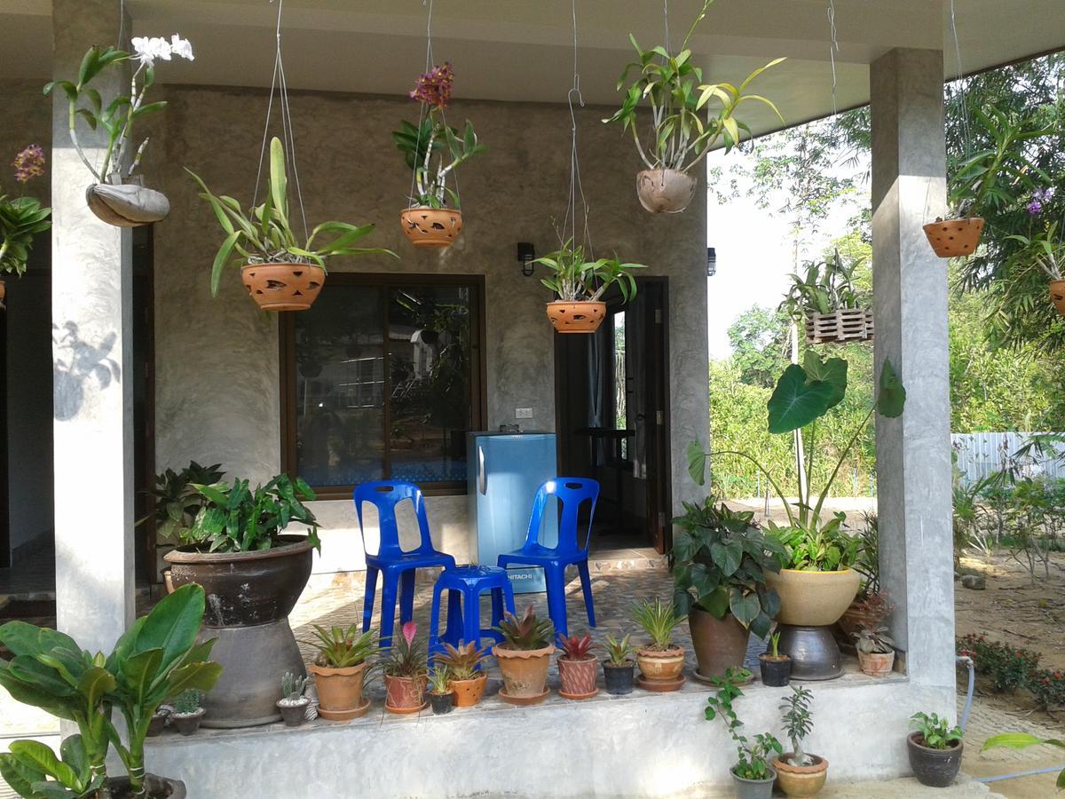 Nananuira Apartment And Room Khao Lak Exterior photo